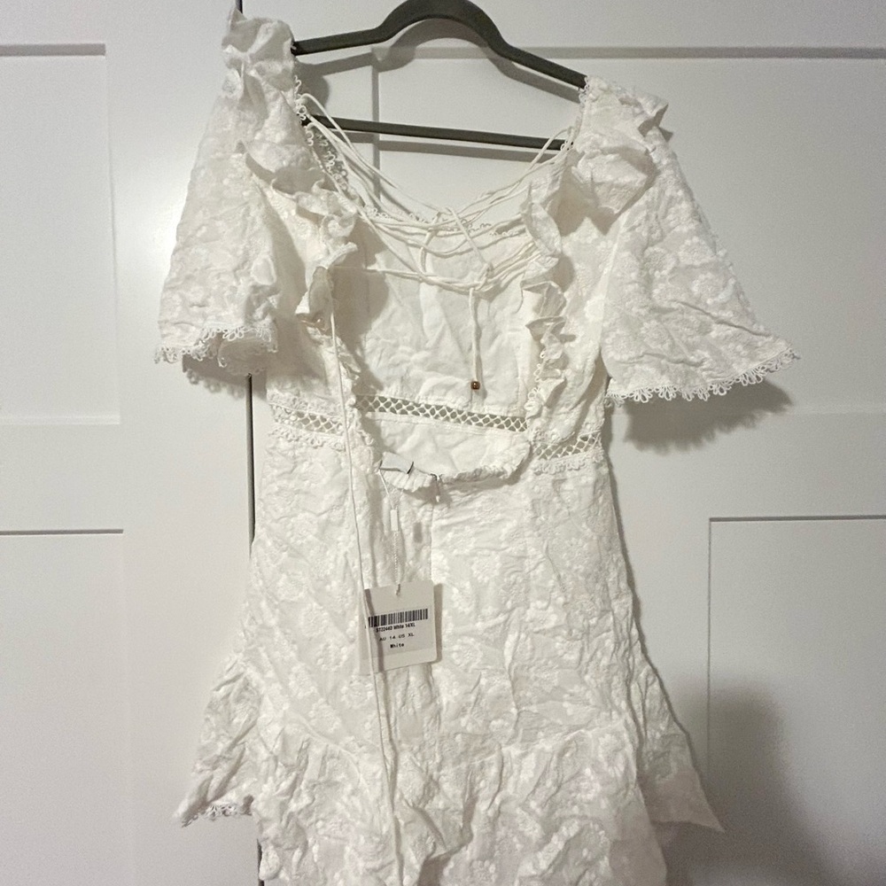 NEW Selfie Leslie: How Romantic Flounce Sleeve Lace-Up Back Dress - Picture 7 of 8